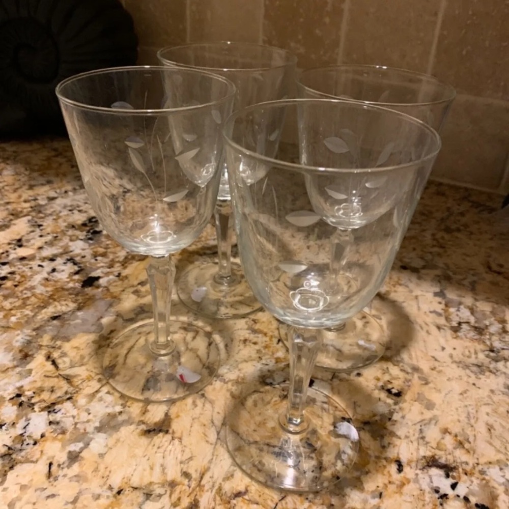 Vintage Cut and Etched Crystal Wine Glass- Lot of 4